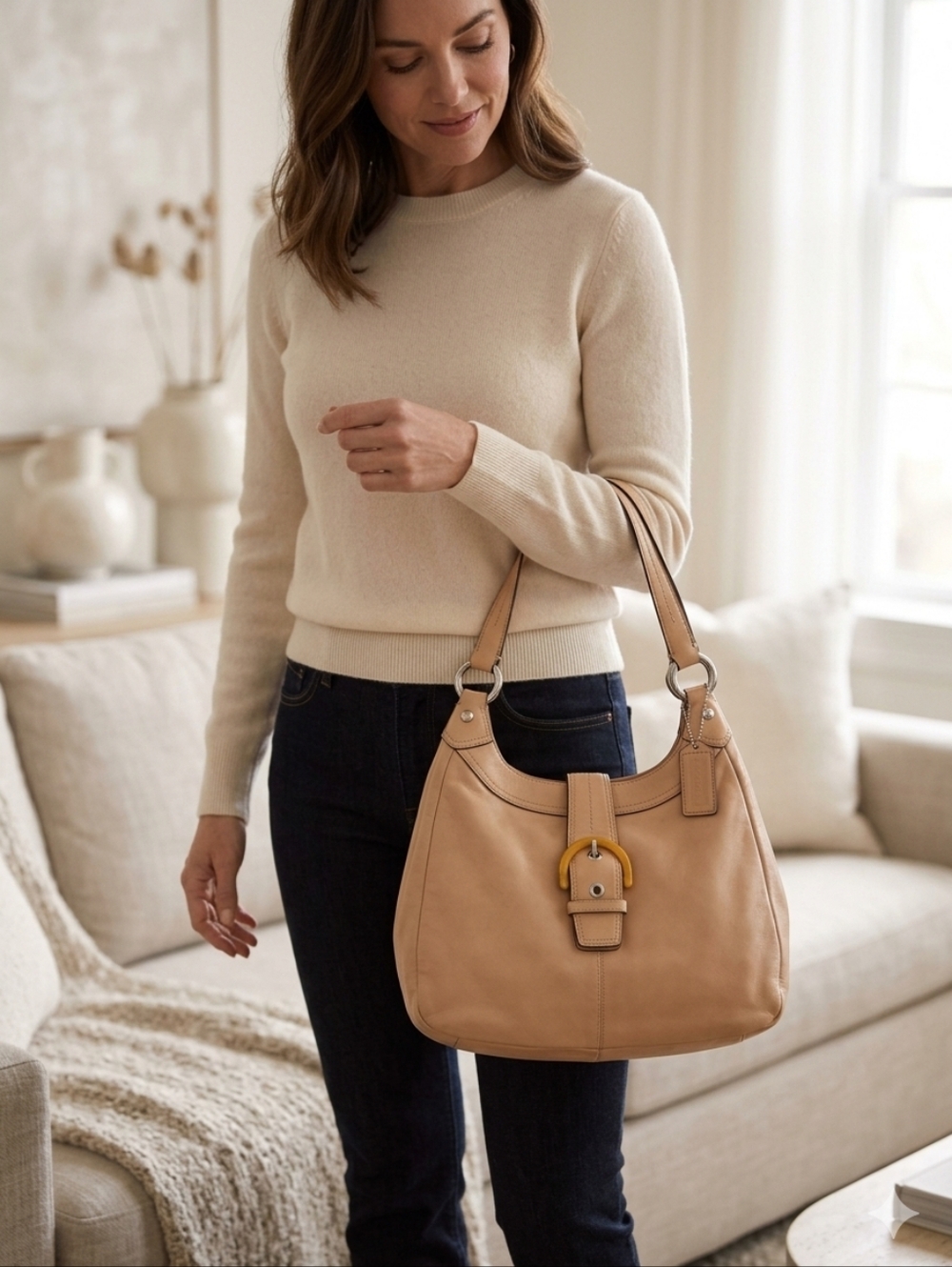 COACH Womenโs Soft Leather Shoulder Bag in Light Pink - Picture 3 of 12